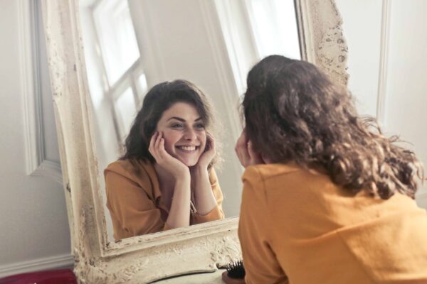 Profită de avantajele unui job la un studio de videochat