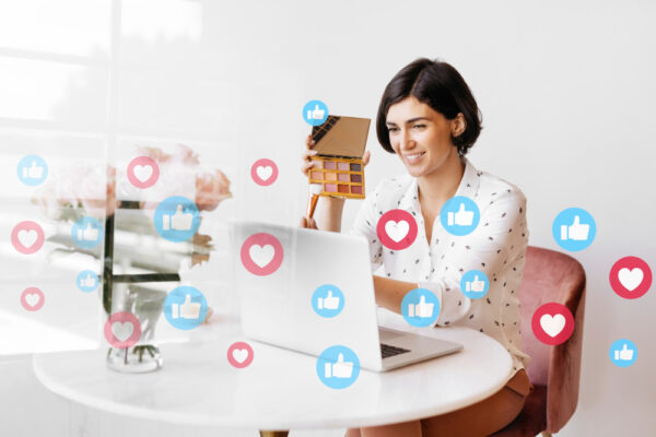 Nouă generație de influenceri: Cum au schimbat ei rețelele sociale