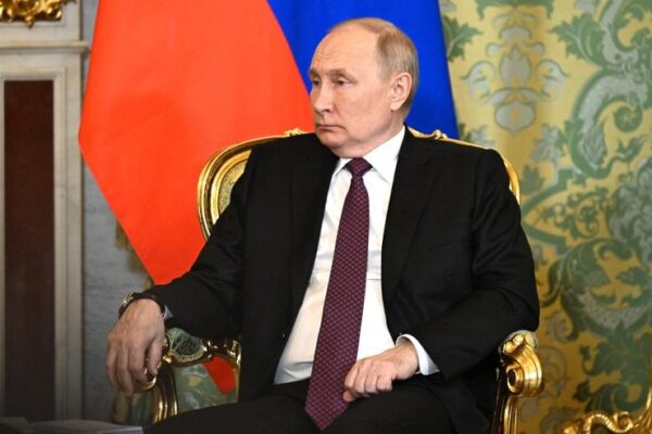 Putin și-a anunțat „spontan” candidatura la prezidențiale. Cine l-a convins?