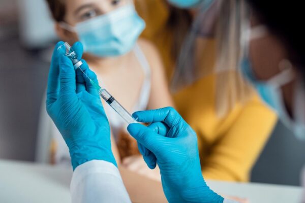 Vaccinarea: mituri și adevăruri explicate de experți