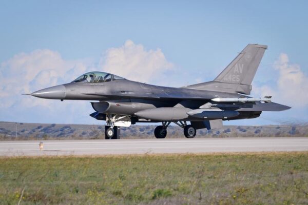 Putin oferă 200.000$ recompensă pentru fiecare F-16 doborât. Cât a dat pentru un tanc Abrams?