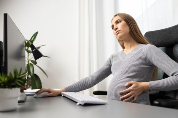 Ameliorează durerile de spate din sarcină: Sfaturi pentru sciatică