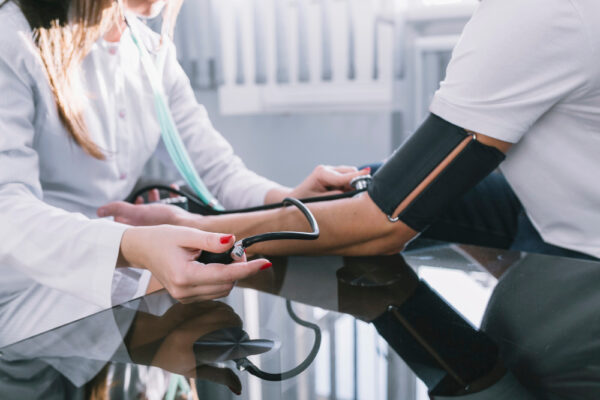 Simptome și diagnostic în hipertensiune