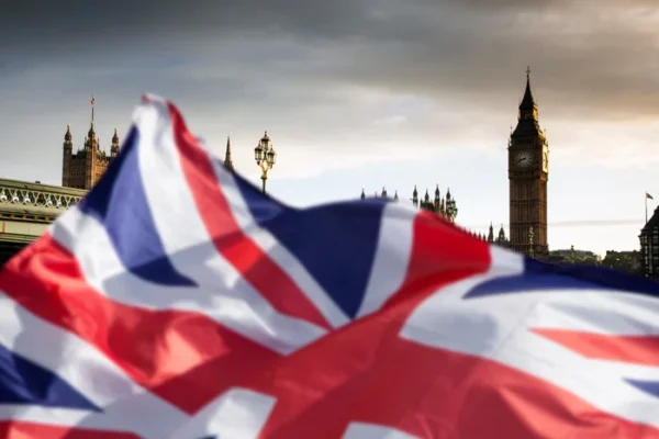 Românii, acuzați de Guvernul de la Londra că au fraudat ani de zile împrumuturile pentru studenți din Marea Britanie