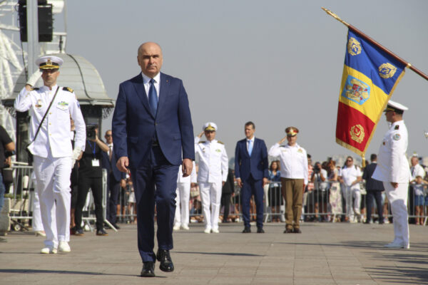 Ilie Bolojan, huiduit la Constanța înainte de discursul de Ziua Marinei: „Să trecem peste această perioadă”