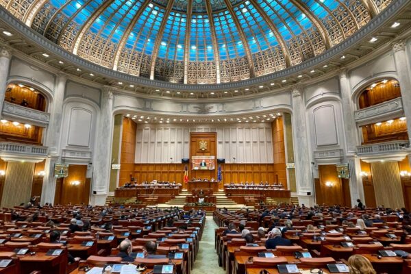 Sala Parlamentului României cu cupolă monumentală