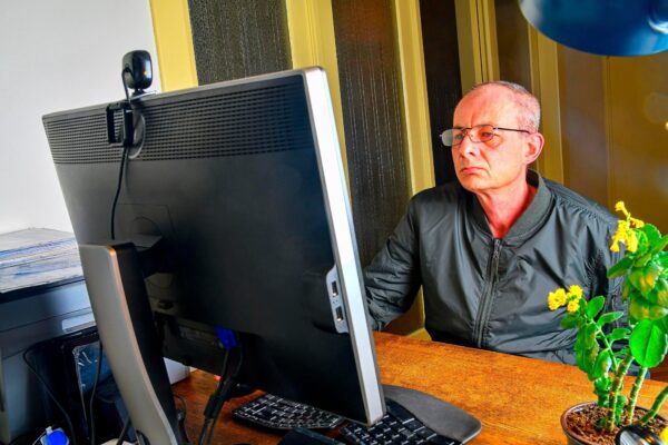 Când să faci upgrade la echipamentul IT: semnale că hardware-ul tău e depășit
