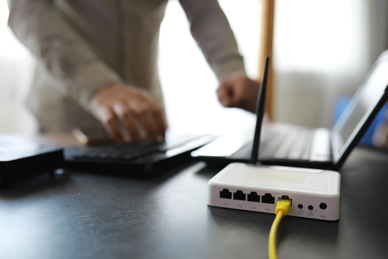 Banda lată pentru business: ce viteză ai nevoie și cum să o testezi corect