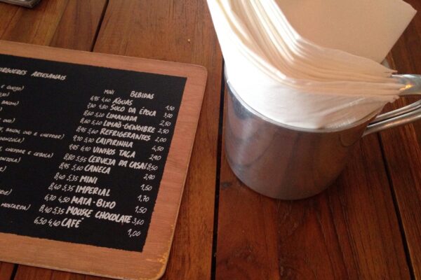 Fluctuațiile prețurilor materiilor prime: cum îți adaptezi meniul și tarifele