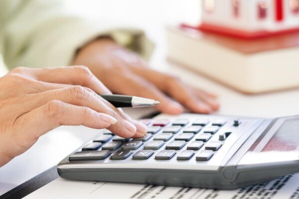 Cum verifici dacă oferta de refinanțare chiar îți reduce costul total
