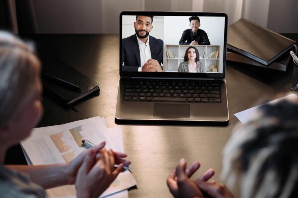 Cum te pregătești pentru o slujbă remote în companie din străinătate