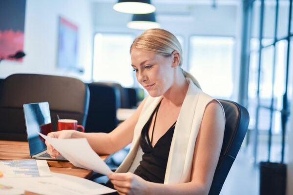 Automatizarea facturilor: cum reduci timpul pierdut cu sarcinile administrative