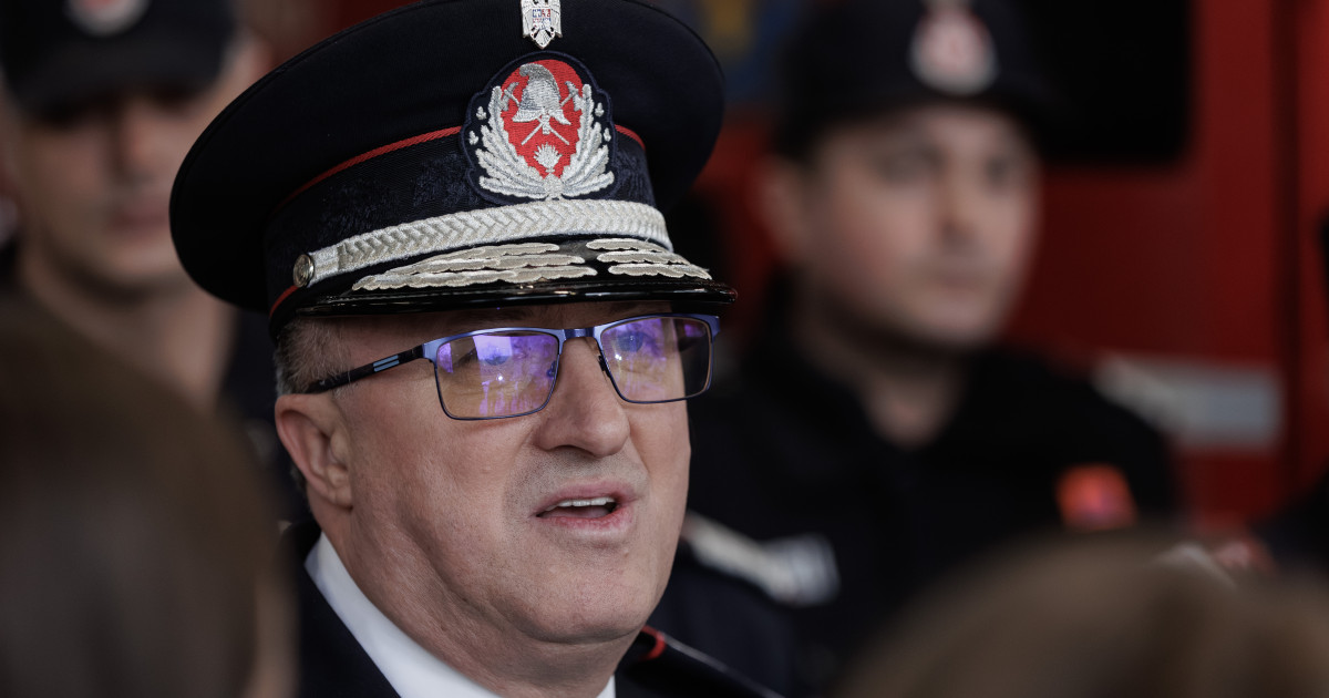 Bloc evacuat în Sectorul 6: fisuri în apartamente și deplasări ale fațadei