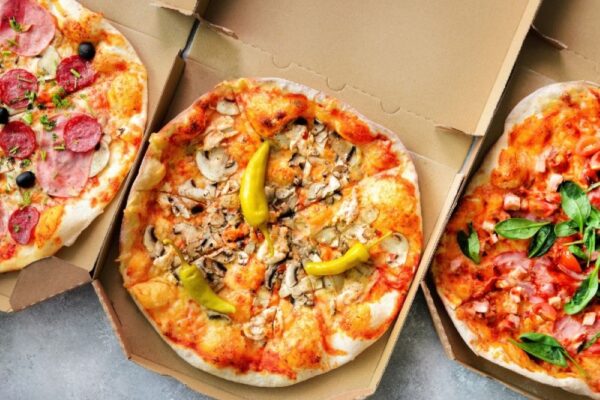Cum rămâne pizza caldă în timpul unui pizza delivery?