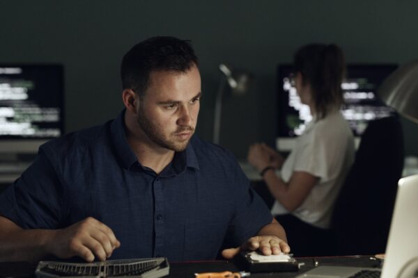 Atac ransomware asupra unei firme: ce ar trebui să prevadă planul de răspuns